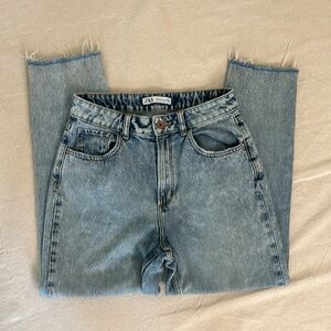 Women’s Zara high waisted raw hem denim jeans